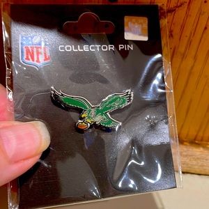 Philadelphia Eagles retro pin hat lapel collector